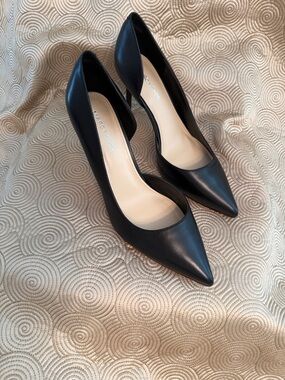 Marc Fisher Black Pointed-Toe Leather Pumps